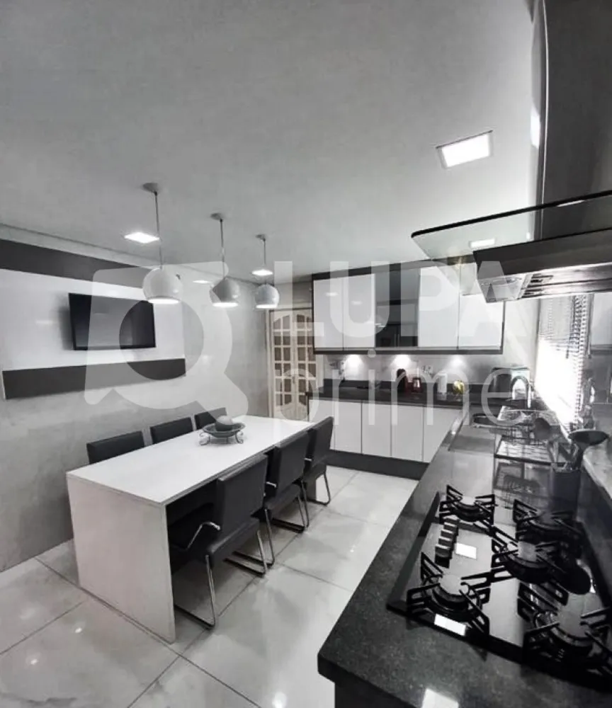 Casa, 3 quartos, 198 m² - Foto 1
