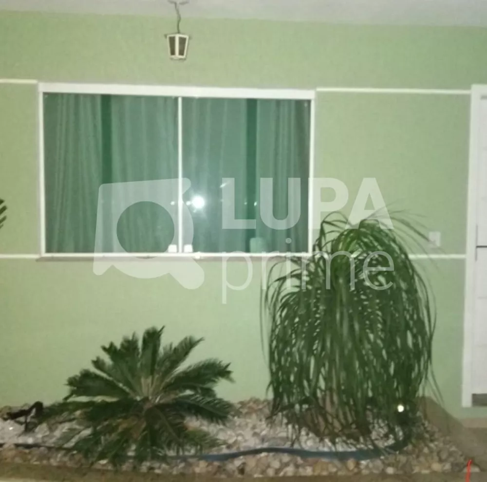 Casa à venda com 3 quartos, 96m² - Foto 4