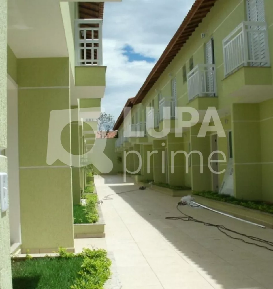 Casa à venda com 3 quartos, 96m² - Foto 2