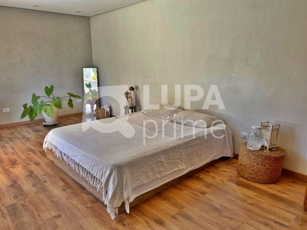 Casa à venda com 4 quartos, 250m² - Foto 8