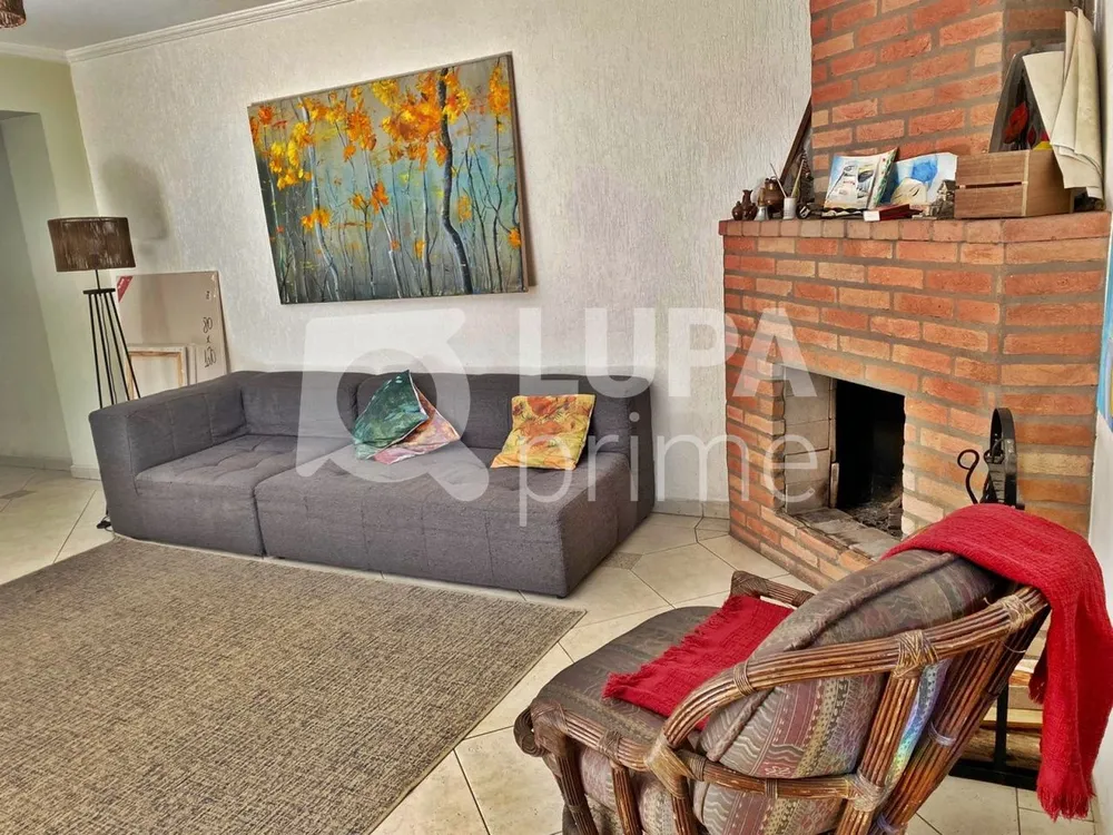 Casa, 4 quartos, 250 m² - Foto 2