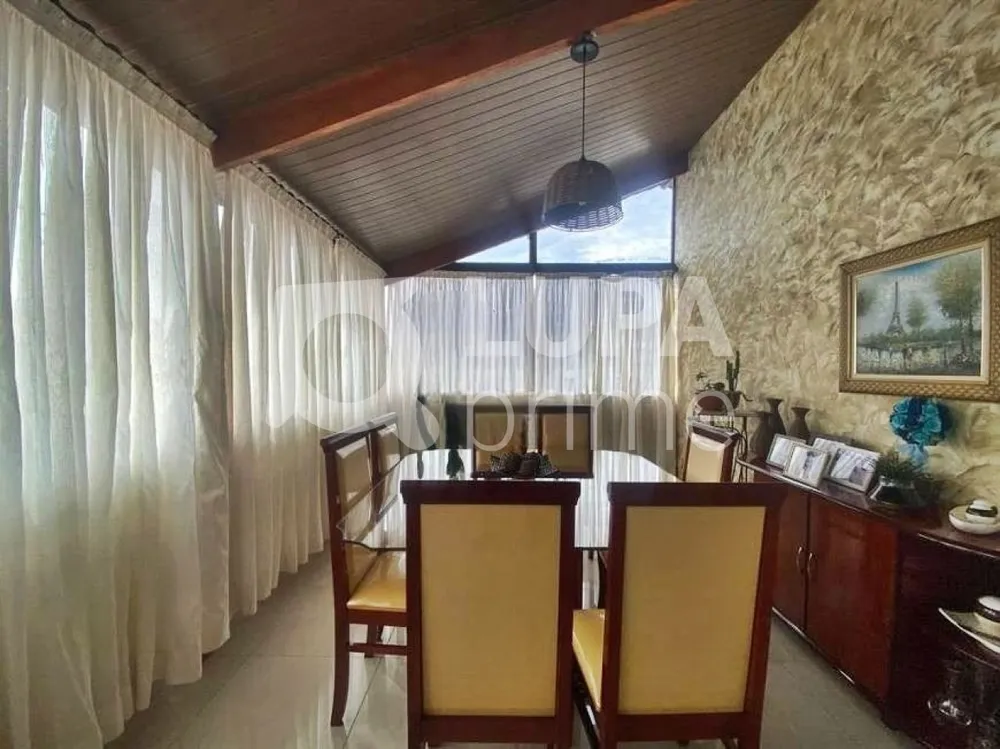 Casa, 3 quartos, 163 m² - Foto 1