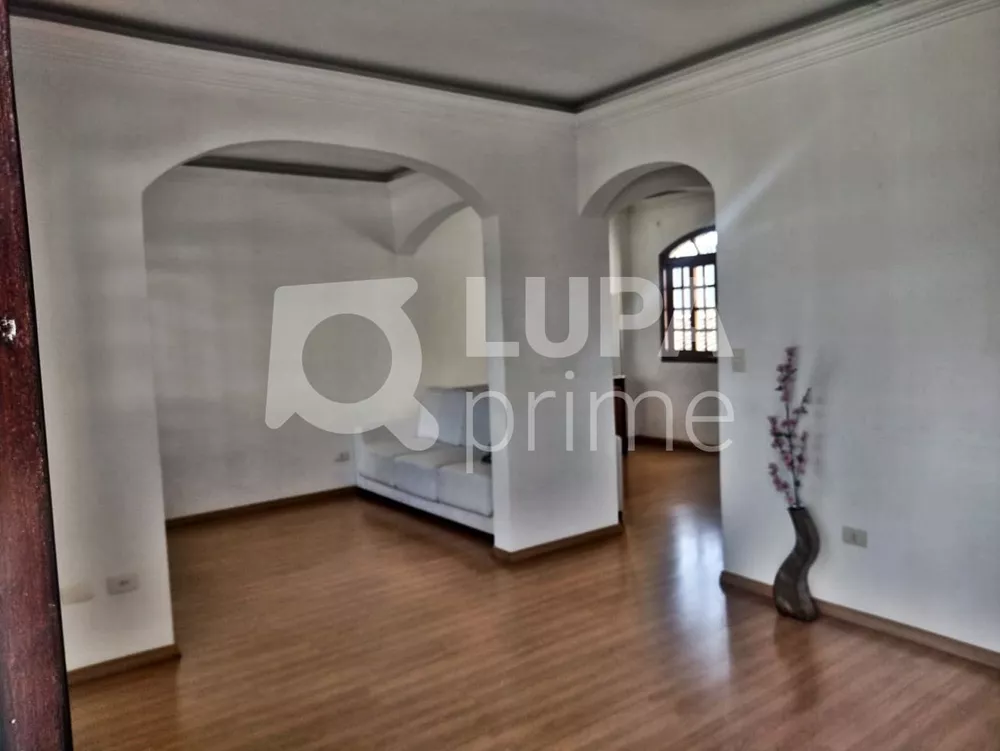 Casa à venda com 4 quartos, 135m² - Foto 1