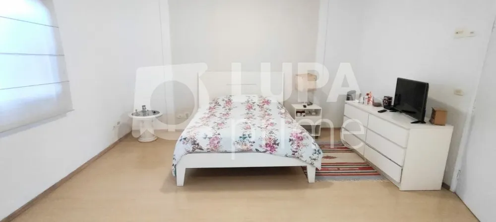 Casa, 3 quartos, 236 m² - Foto 2