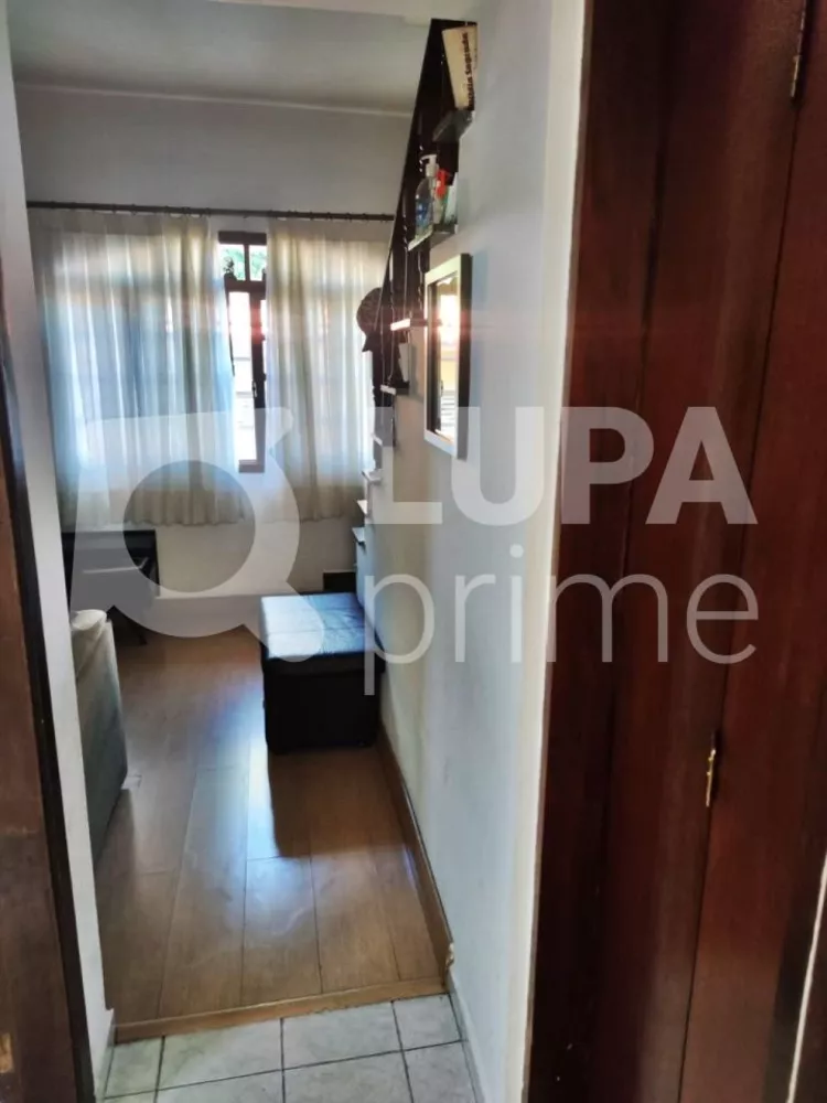 Casa à venda com 2 quartos, 114m² - Foto 4