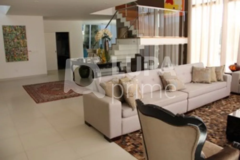 Casa à venda com 4 quartos, 716m² - Foto 4