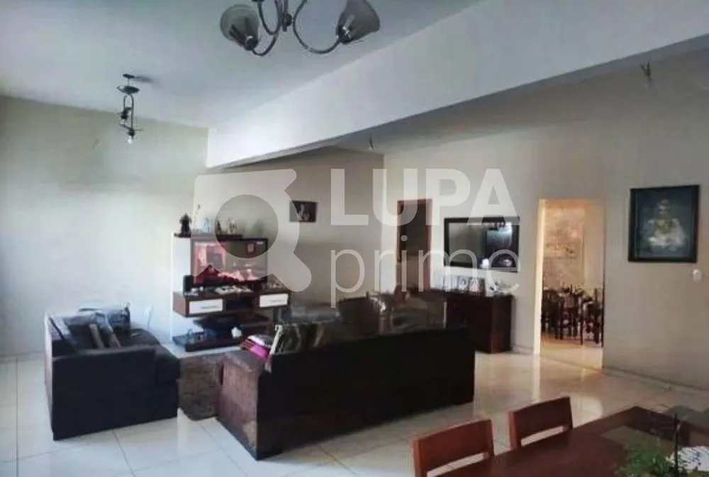 Casa, 3 quartos, 200 m² - Foto 13