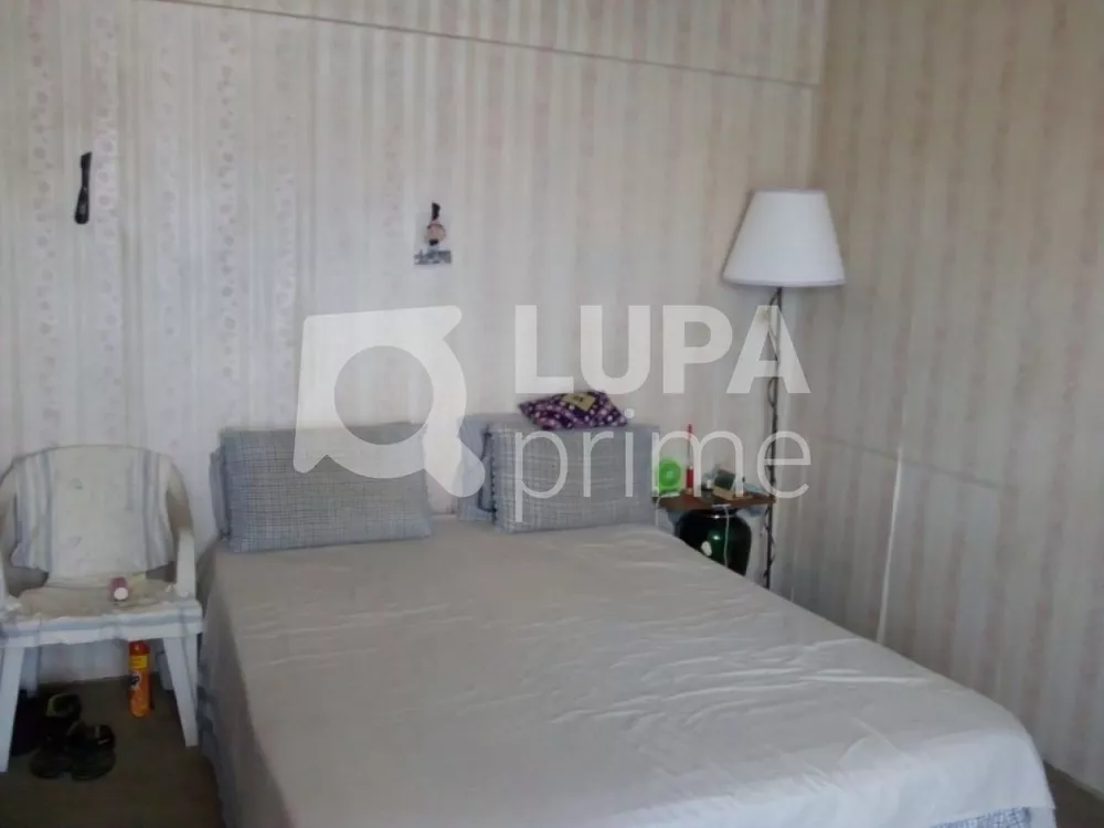 Apartamento à venda com 4 quartos, 180m² - Foto 3