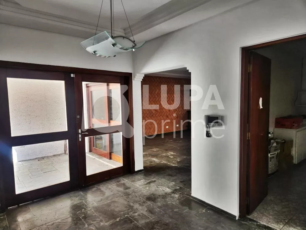 Casa à venda com 3 quartos, 311m² - Foto 14