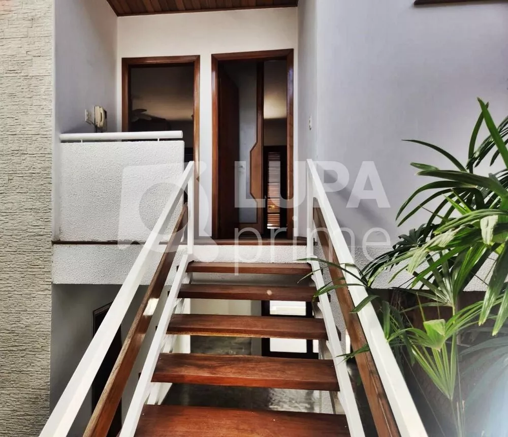 Casa à venda com 3 quartos, 311m² - Foto 5