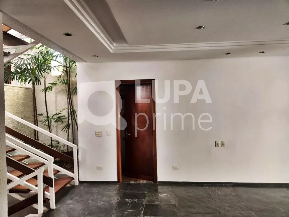 Casa à venda com 3 quartos, 311m² - Foto 2