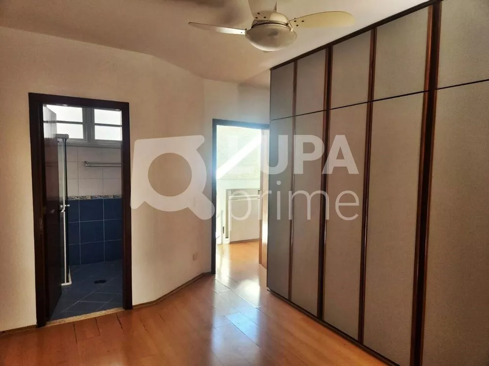 Casa à venda com 3 quartos, 311m² - Foto 7