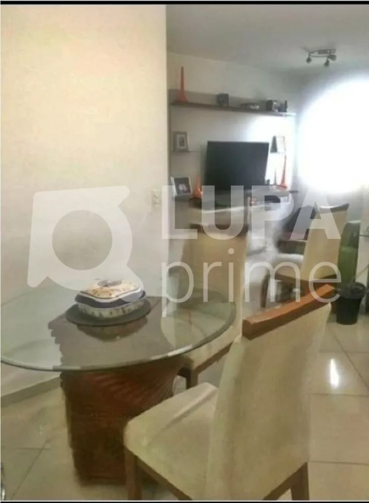 Apartamento à venda com 2 quartos, 61m² - Foto 1