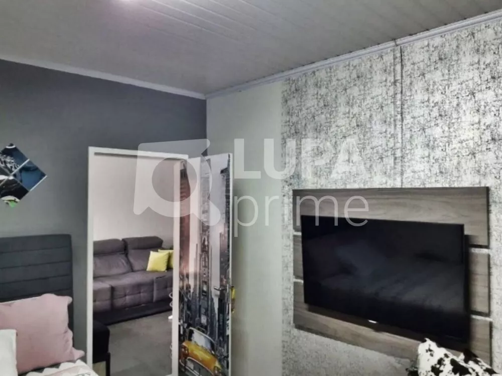 Casa à venda com 2 quartos, 80m² - Foto 4