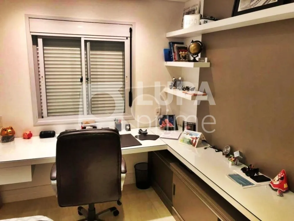 Apartamento, 3 quartos, 215 m² - Foto 2