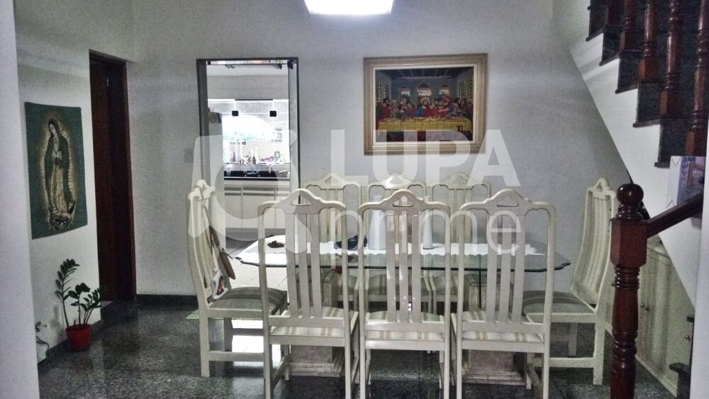 Casa, 3 quartos, 220 m² - Foto 1