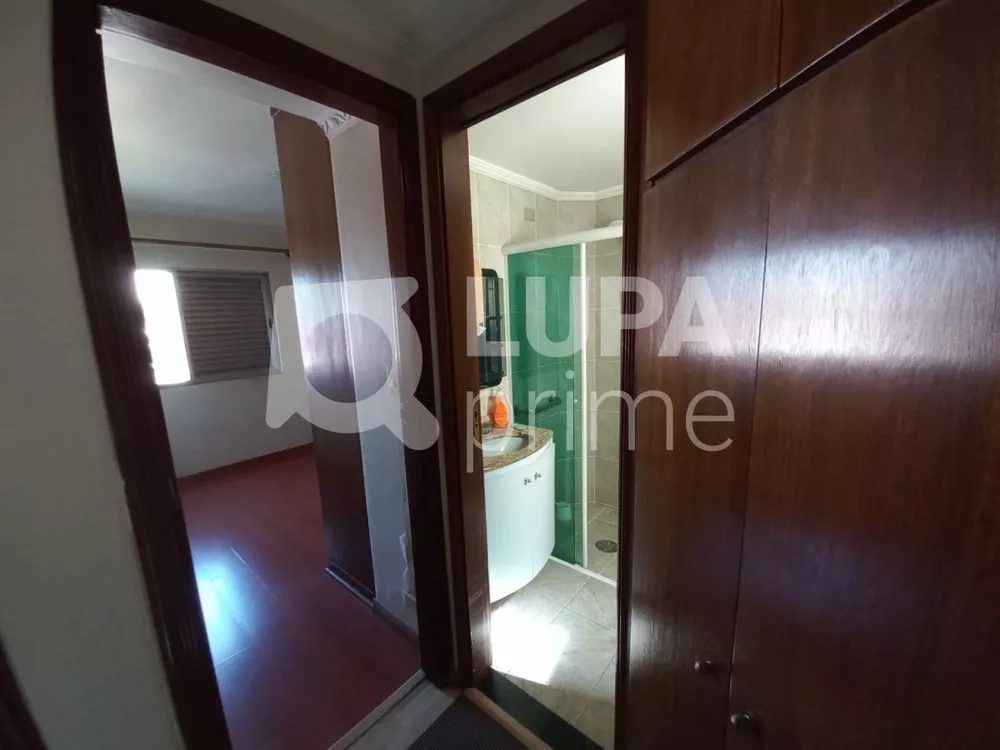 Apartamento à venda com 2 quartos, 62m² - Foto 13