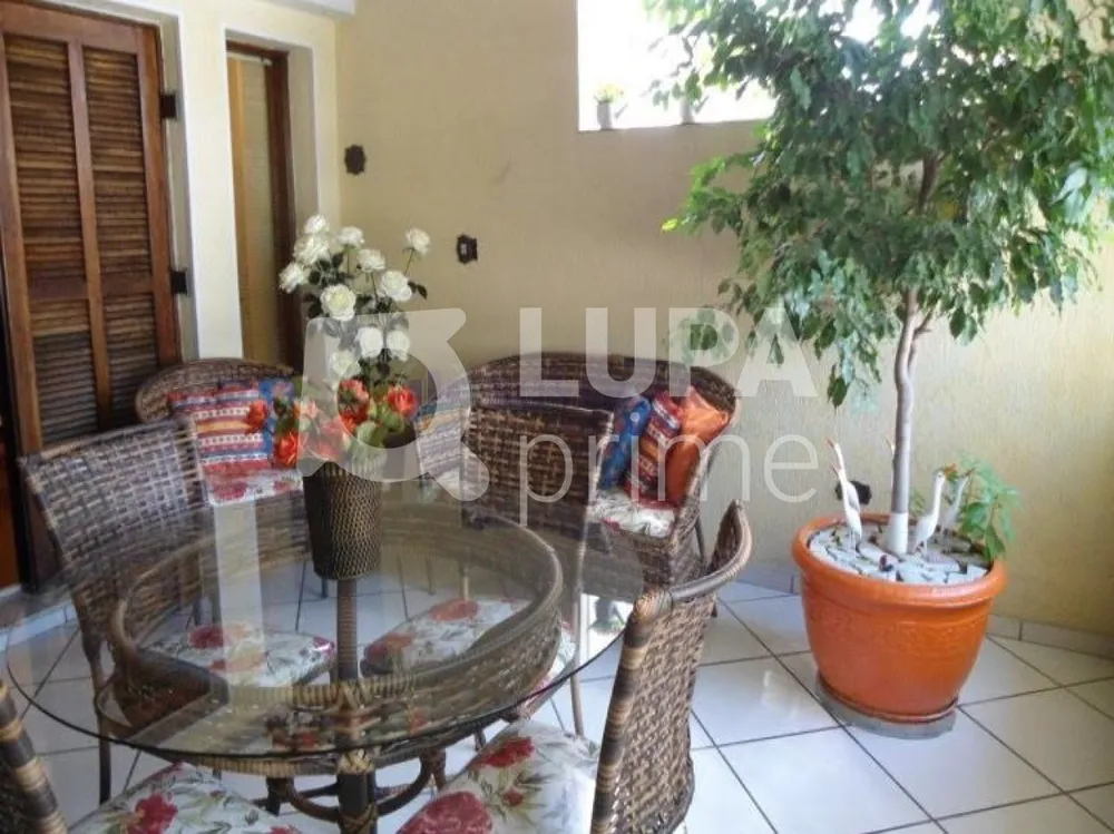 Casa, 3 quartos, 240 m² - Foto 9