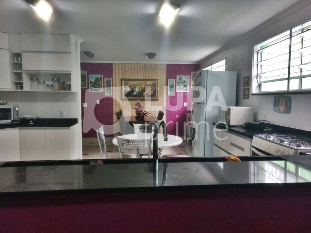 Casa à venda com 3 quartos, 195m² - Foto 5