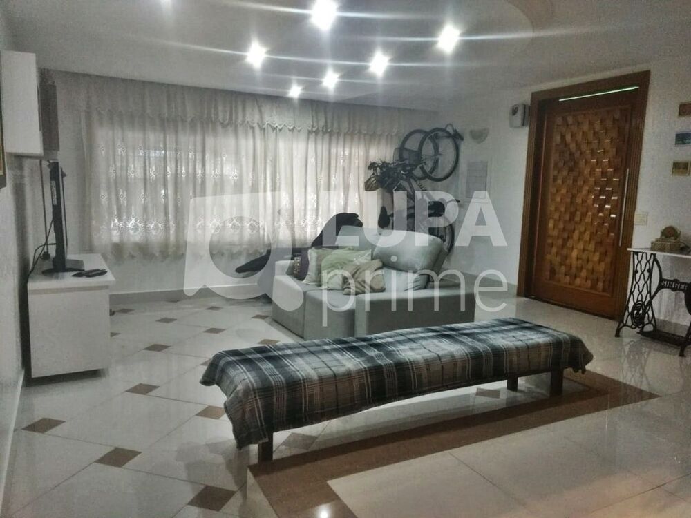 Casa à venda com 3 quartos, 195m² - Foto 2