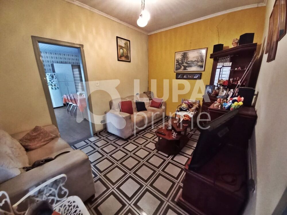Casa à venda com 4 quartos, 110m² - Foto 1