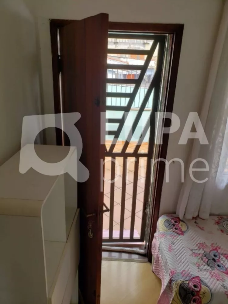 Casa à venda com 3 quartos, 240m² - Foto 3