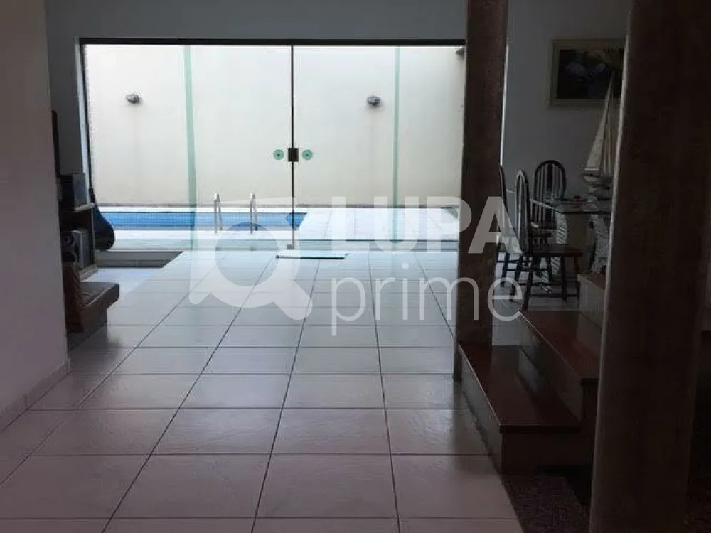 Casa, 4 quartos, 300 m² - Foto 4
