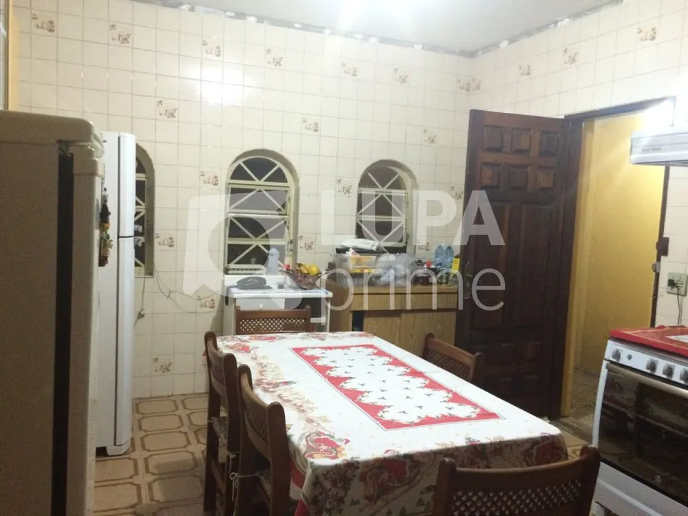 Casa, 3 quartos, 250 m² - Foto 9