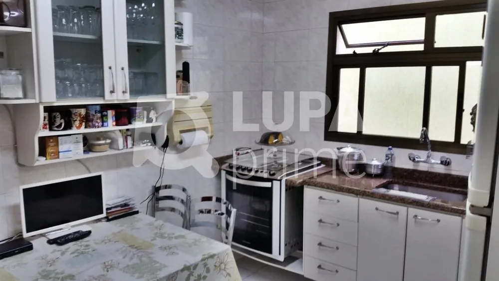 Casa, 3 quartos, 174 m² - Foto 2