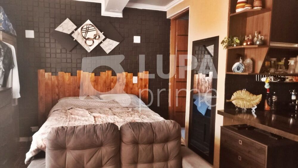 Casa à venda com 4 quartos, 160m² - Foto 2
