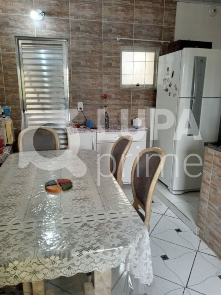 Casa, 5 quartos, 240 m² - Foto 4