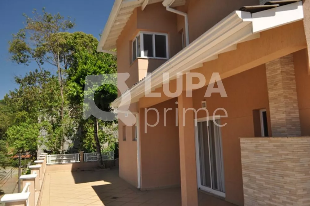 Casa de Condomínio à venda com 4 quartos, 300m² - Foto 2