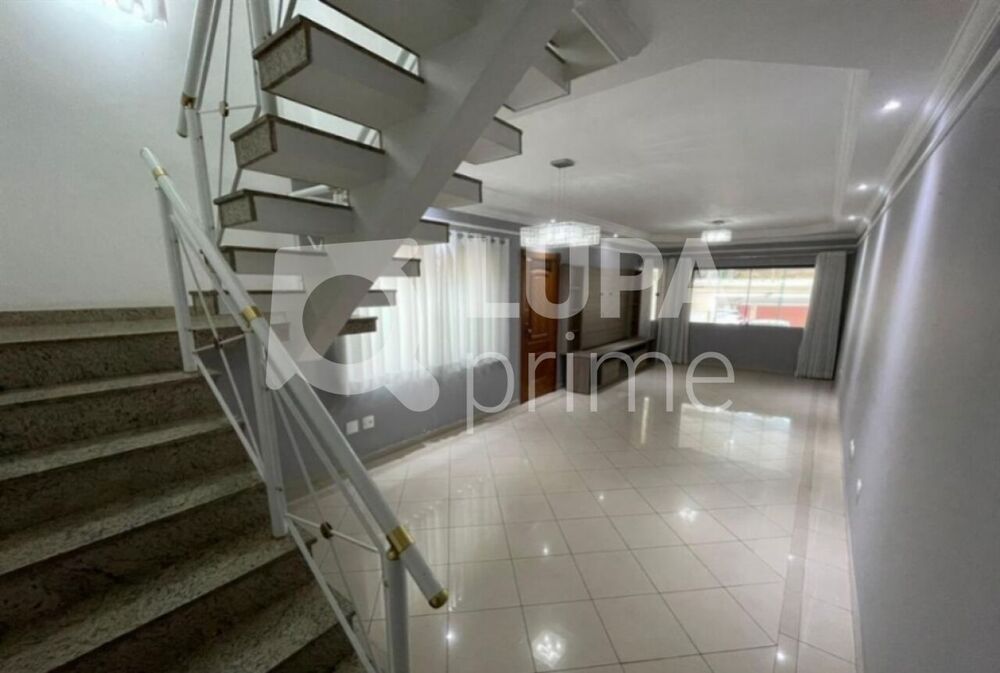 Casa à venda com 3 quartos, 227m² - Foto 7