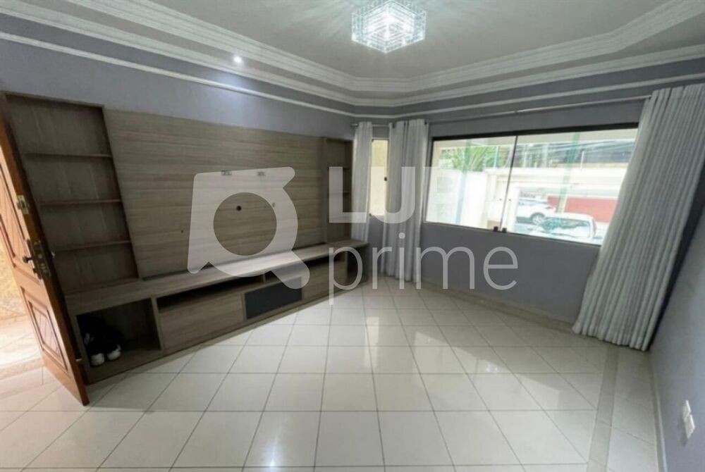 Casa à venda com 3 quartos, 227m² - Foto 9