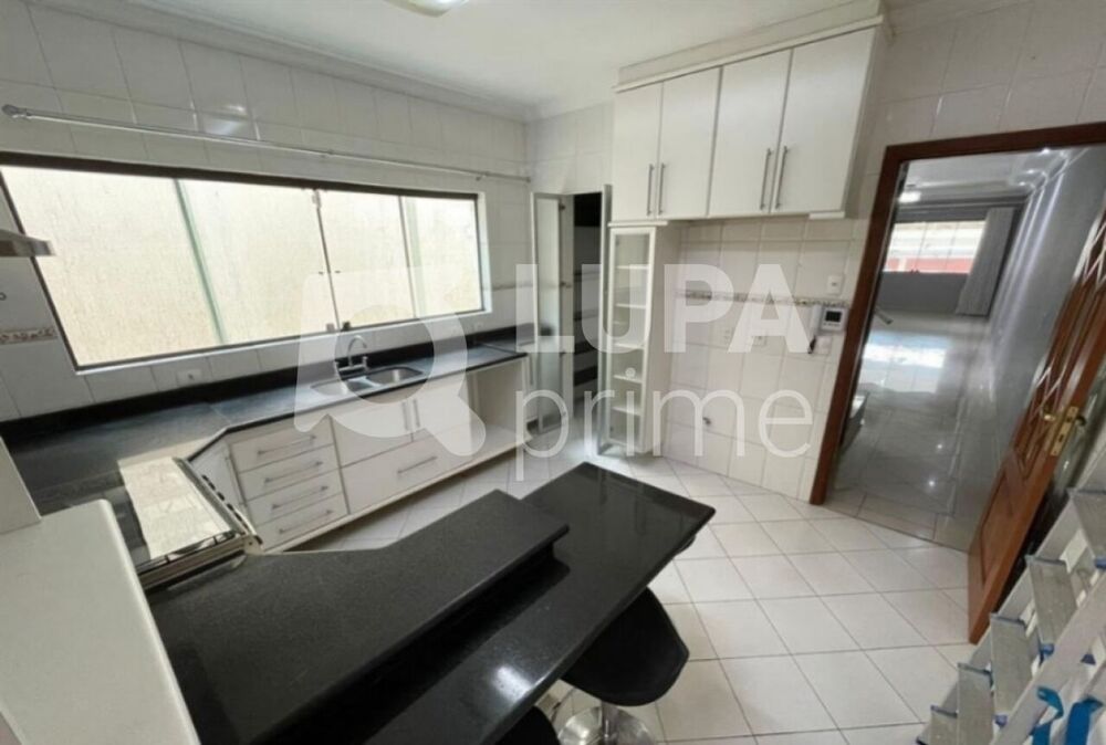 Casa à venda com 3 quartos, 227m² - Foto 5