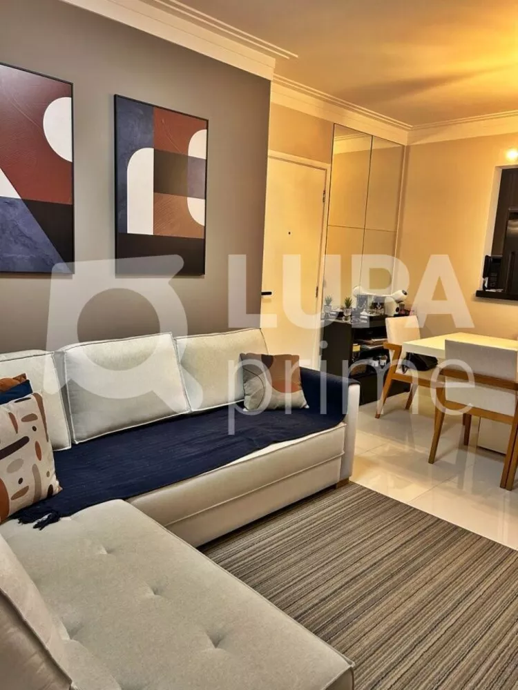 Apartamento à venda com 3 quartos, 80m² - Foto 1