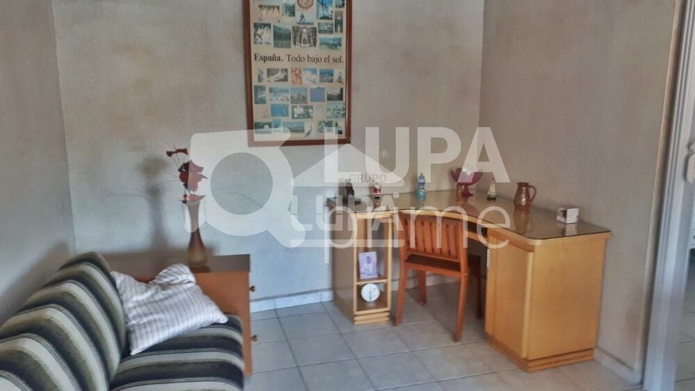 Casa à venda com 3 quartos, 100m² - Foto 1