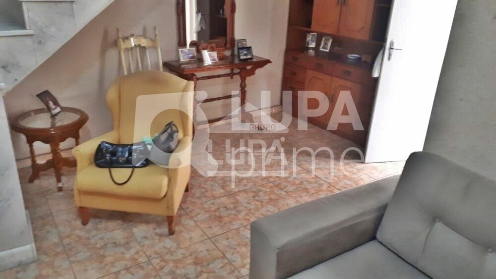 Casa à venda com 3 quartos, 100m² - Foto 2