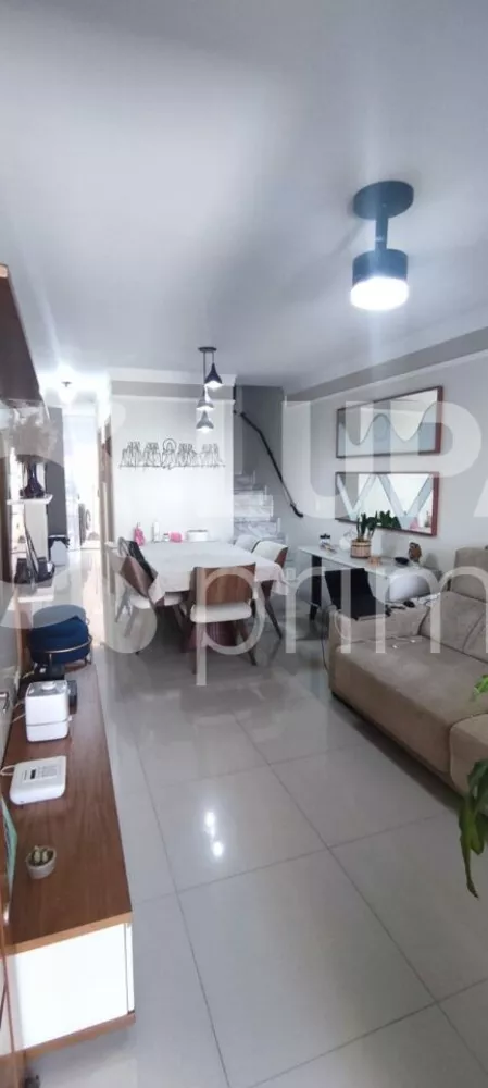 Casa à venda com 3 quartos, 100m² - Foto 2