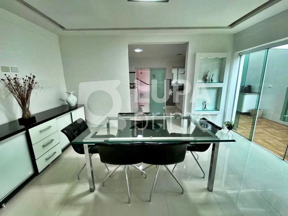 Casa, 3 quartos, 201 m² - Foto 2