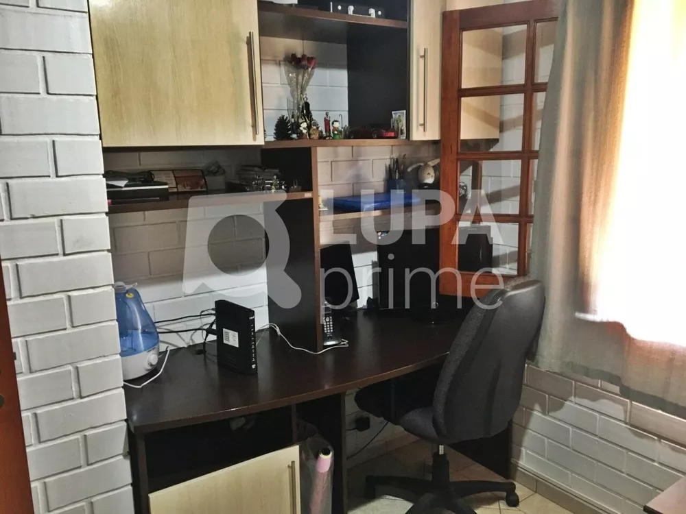 Casa à venda com 3 quartos, 300m² - Foto 16