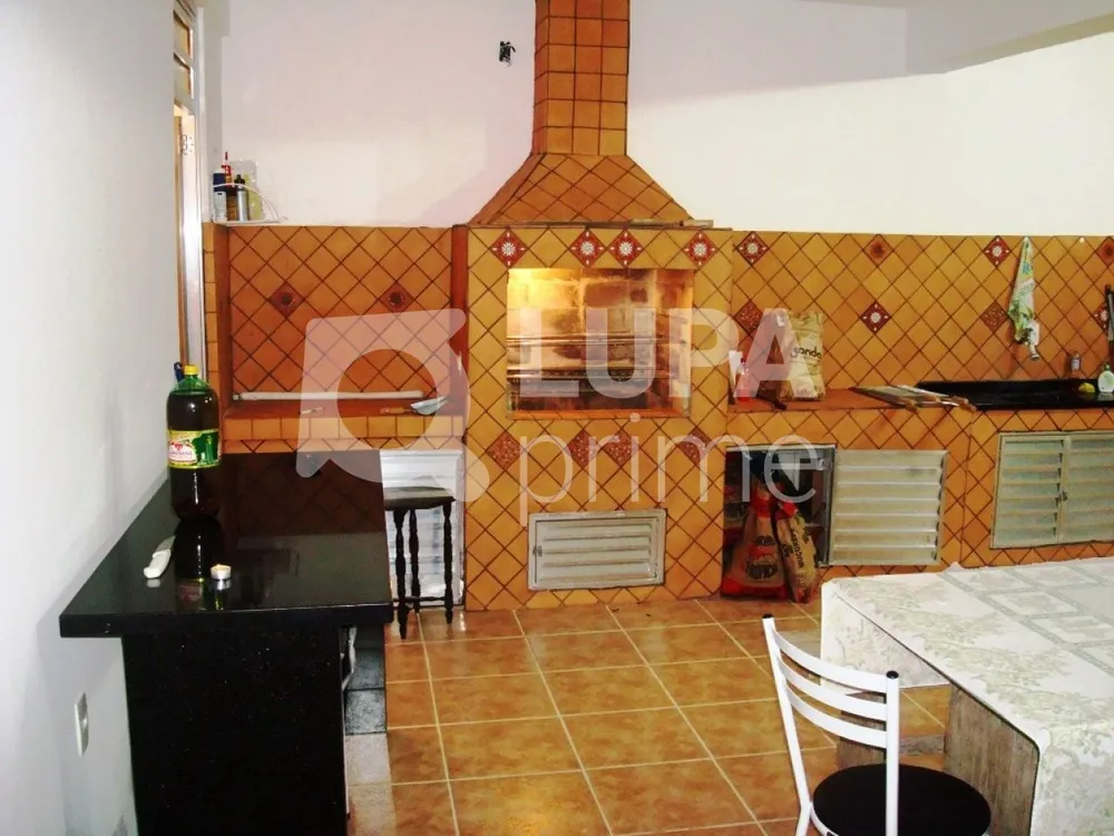 Casa, 5 quartos, 320 m² - Foto 1