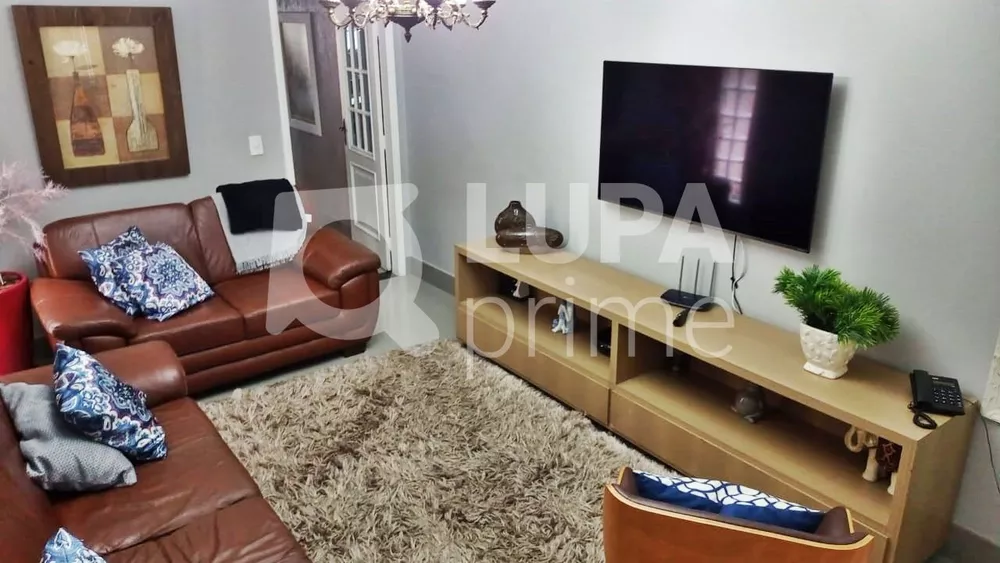 Casa à venda com 3 quartos, 146m² - Foto 1