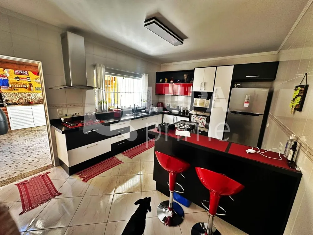 Casa, 3 quartos, 152 m² - Foto 2