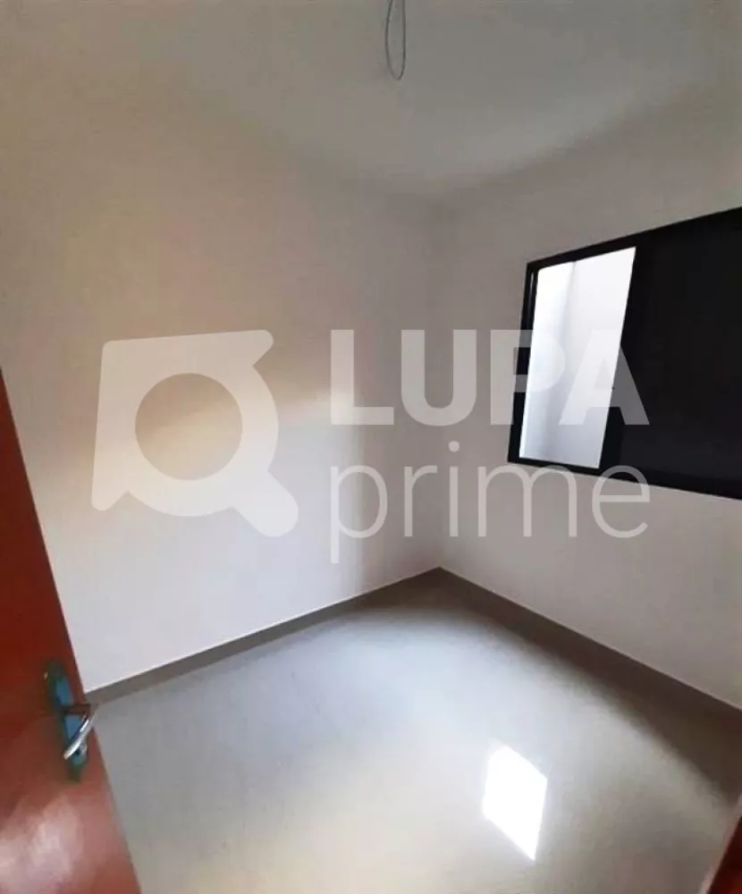 Apartamento à venda com 2 quartos, 42m² - Foto 3