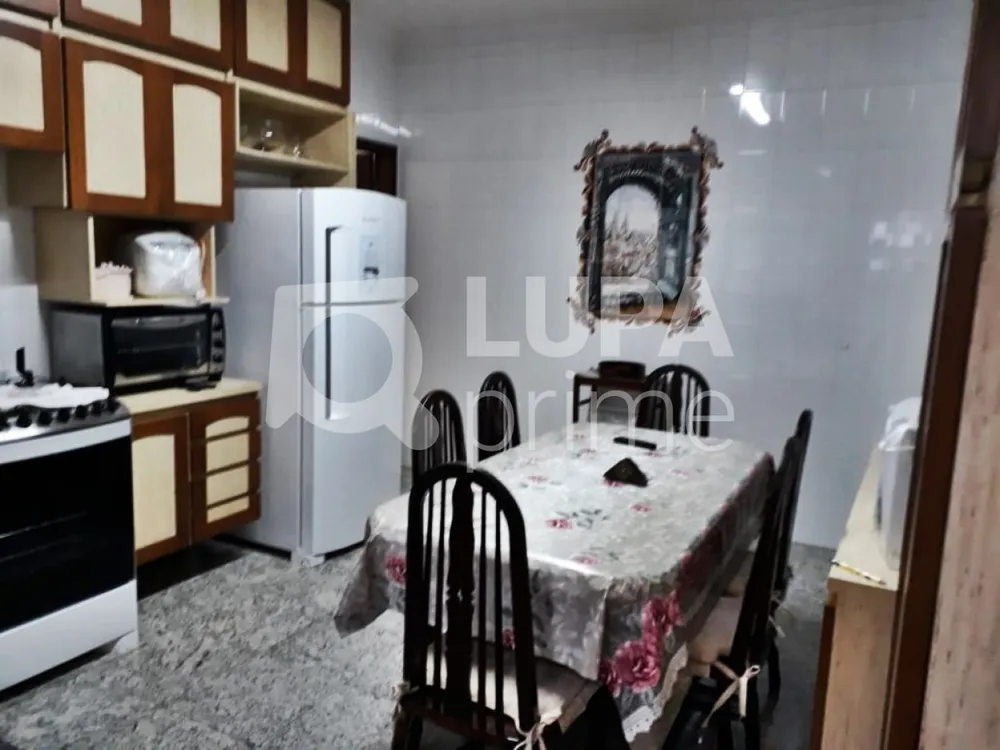 Casa, 3 quartos, 200 m² - Foto 8