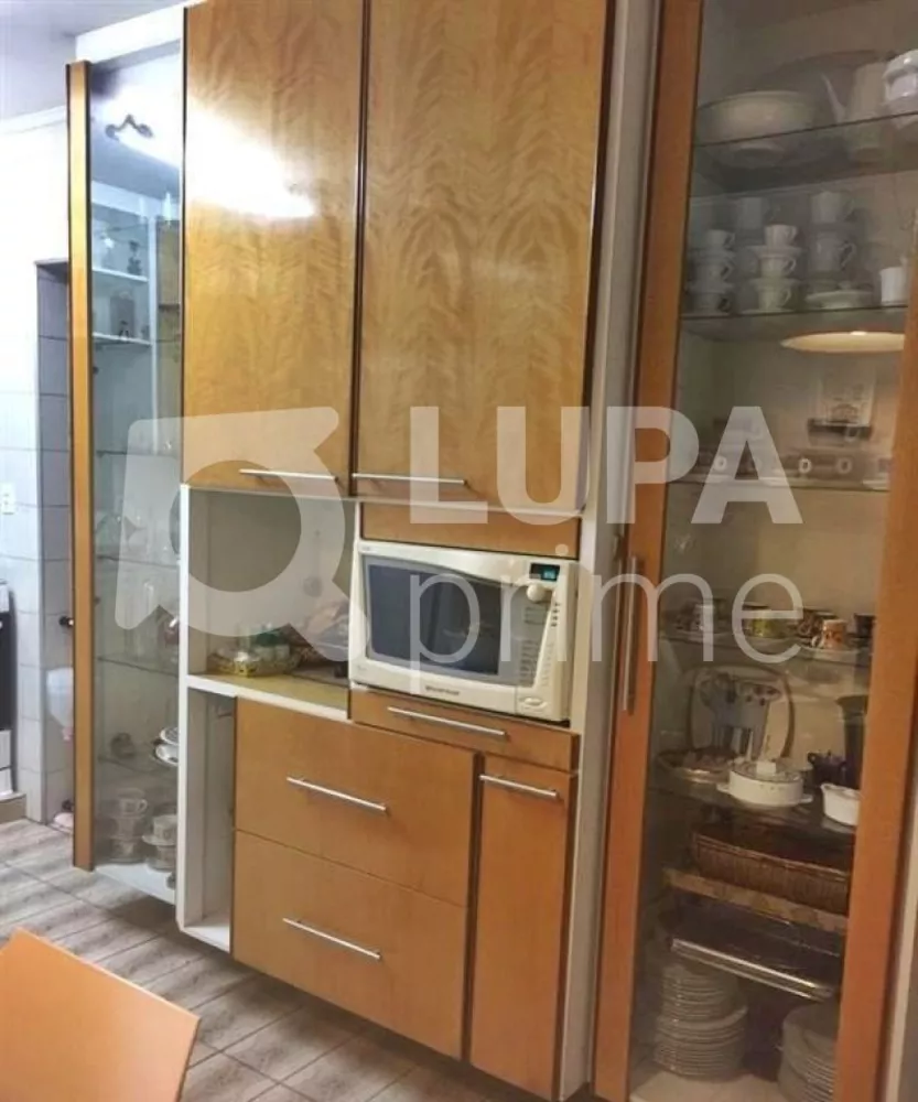 Apartamento à venda com 3 quartos, 142m² - Foto 9