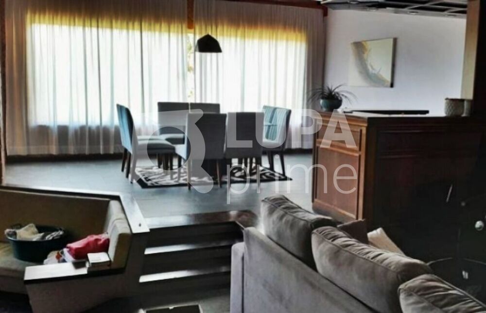 Casa à venda com 4 quartos, 290m² - Foto 2