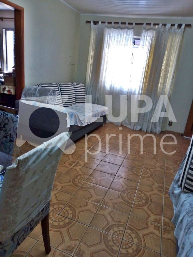 Casa à venda com 4 quartos, 70m² - Foto 1