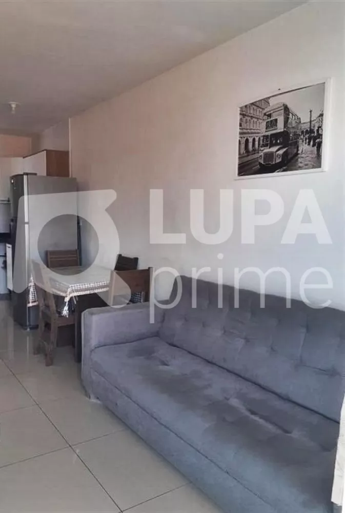 Apartamento à venda com 2 quartos, 37m² - Foto 2